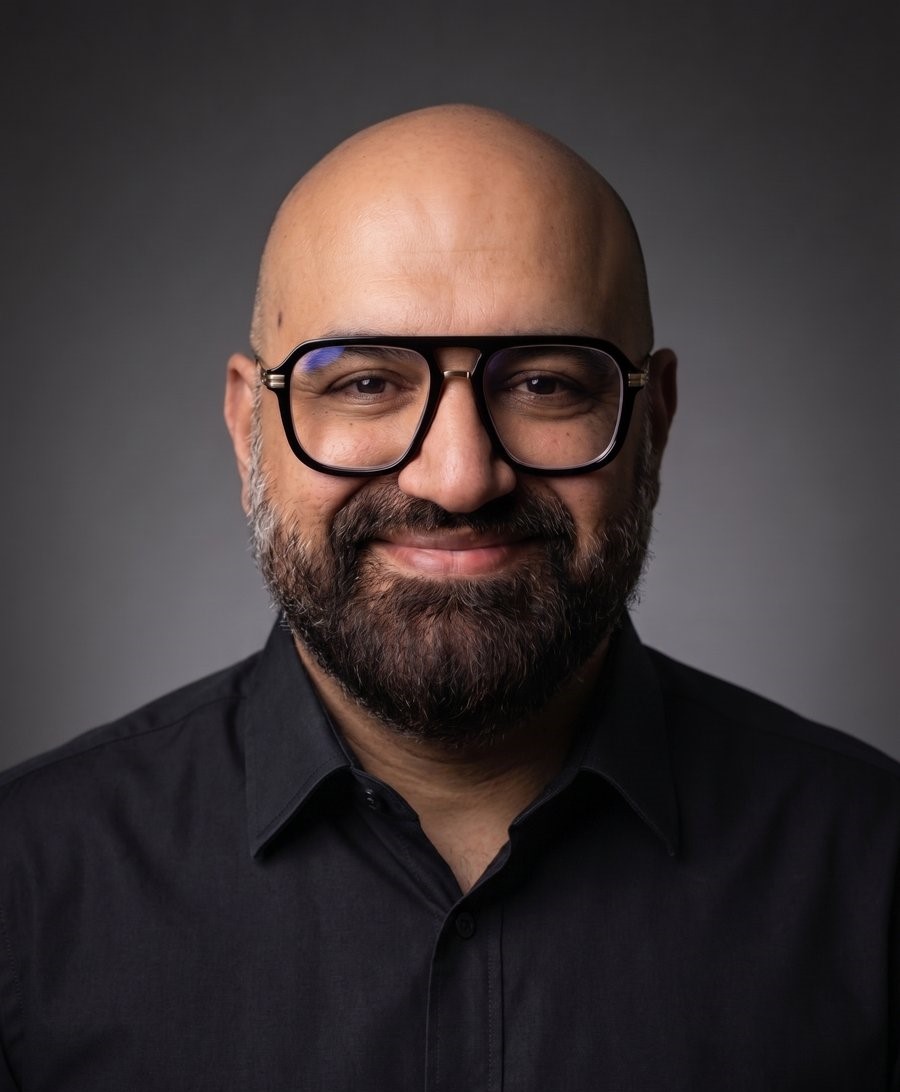 Portrait of Santhosh Pendanam